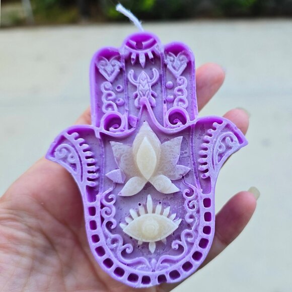 Handmade ✦ Hamsa Hand Candle ✦ Vanilla Brandy Soy Wax Purple Lotus Eye Design - Picture 7 of 8